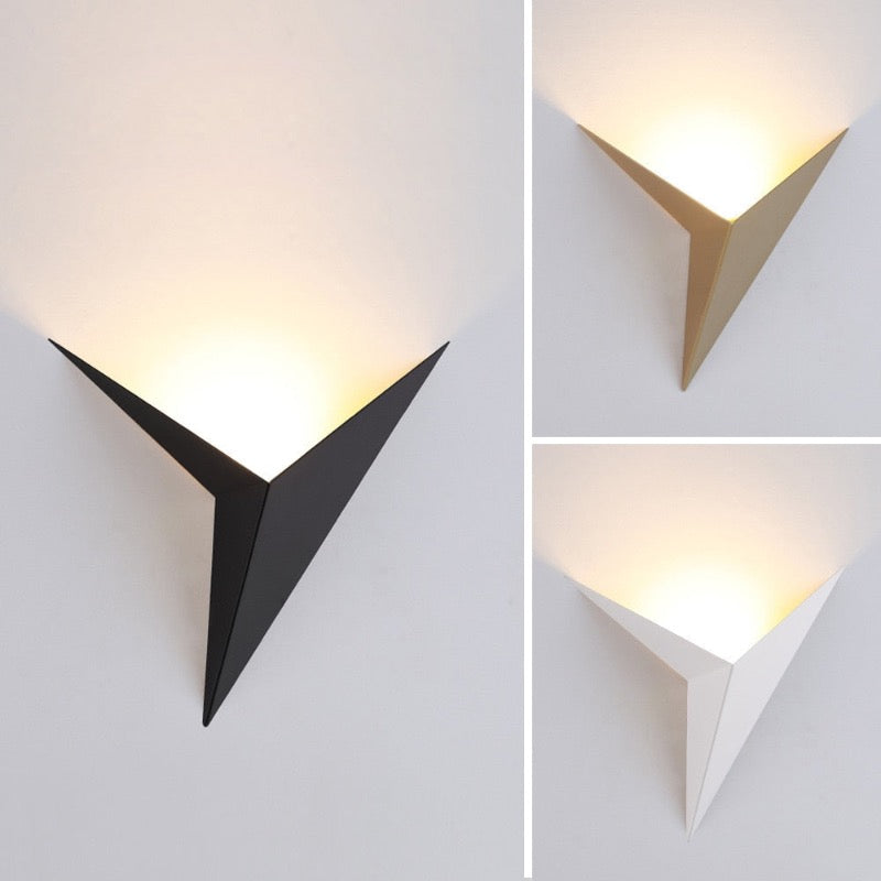Applique Murale Intérieure Triangle Minimaliste Moderne, Blanc/Noir/Doré